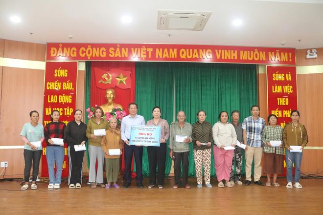 EVNGENCO3 hỗ trợ hơn 7 tỉ đồng cho miền Trung, Tây nguyên sau bão lũ - Ảnh 22.