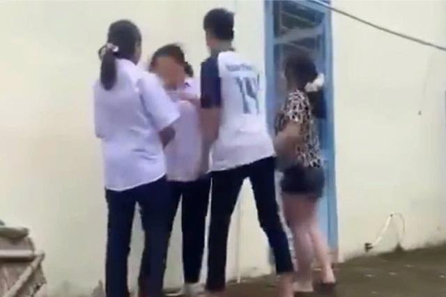 Đà Nẵng: Nữ sinh lớp 8 bị bạn đánh hội đồng, công an vào cuộc điều tra  - Ảnh 1.