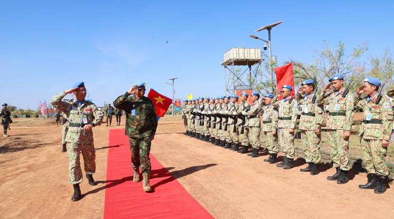 'Vũ khí mềm' của chiến sĩ mũ nồi xanh trên mảnh đất Abyei- Ảnh 1.