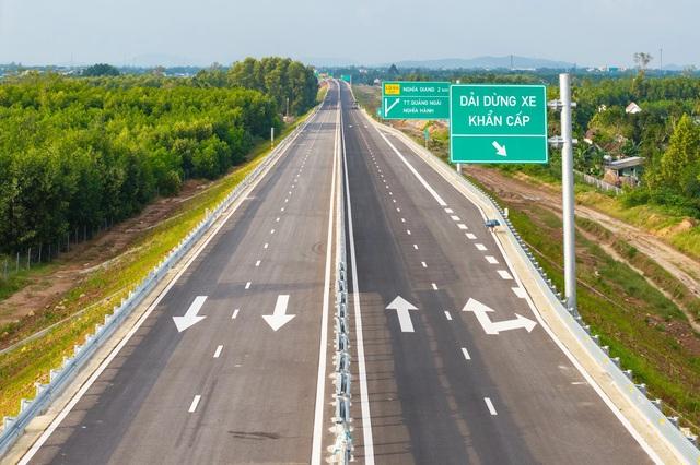 Xuân về sớm trên 3.000 km cao tốc Bắc - Nam- Ảnh 4.