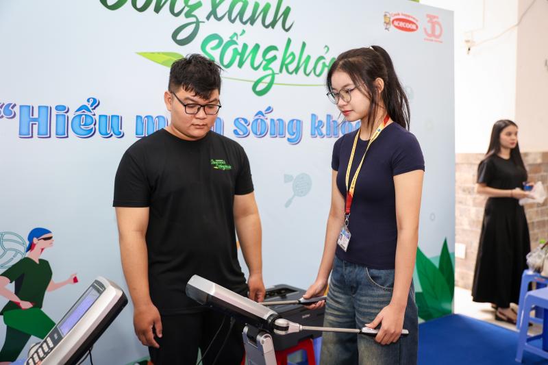 Sinh viên háo hức tìm hiểu sống xanh, chế độ dinh dưỡng theo cách đặc biệt  - Ảnh 5.