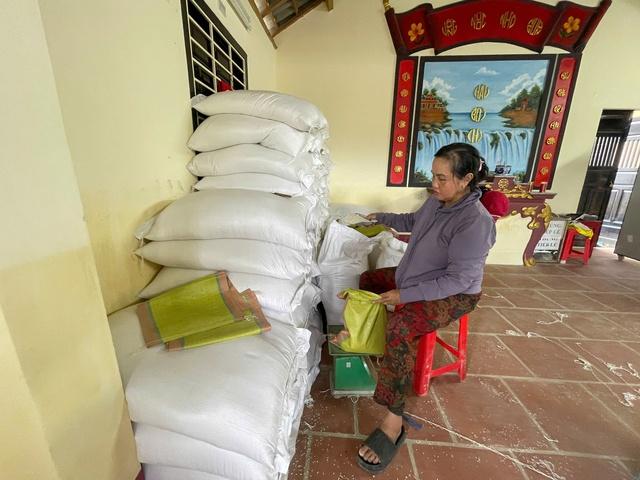 Khánh hòa hỗ trợ người dân không có đăng ký cư trú sau mưa lũ - Ảnh 3.