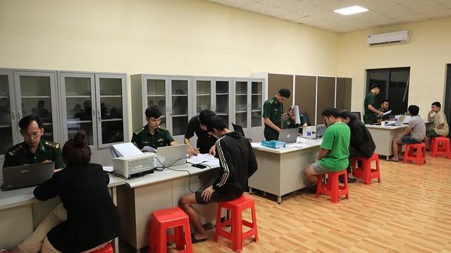 Mồi nhử trên mạng xã hội và những nạn nhân lừa đảo trên mạng - Ảnh 4.