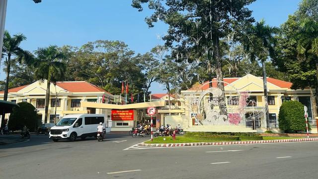 Vĩnh Long tận dụng trụ sở Tỉnh ủy, UBND tỉnh cũ bố trí cho các sở, ngành - Ảnh 1.