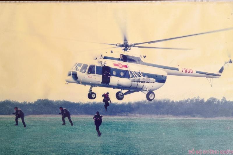 50 năm Trung đoàn Không quân trực thăng 916 anh hùng- Ảnh 12.