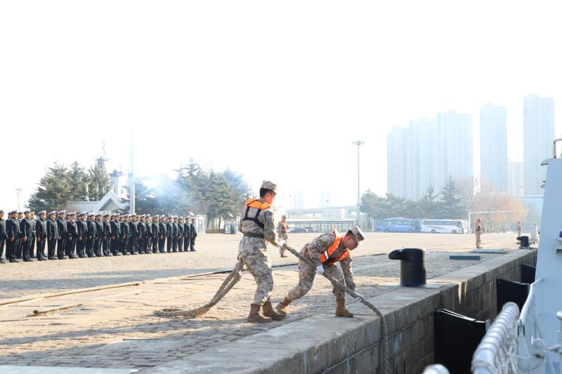Tàu hộ vệ tên lửa Trần Hưng Đạo rời cảng Trung Quốc, lên đường sang Nhật Bản- Ảnh 1.