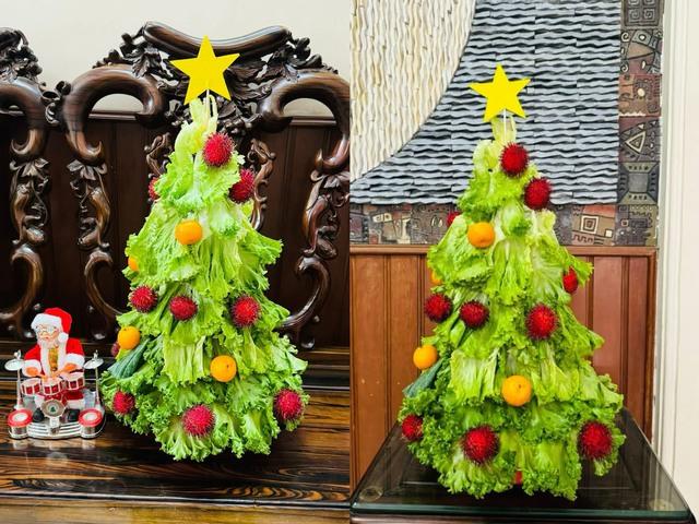 Cây thông Noel từ rau xà lách thành 'trend' mạng xã hội với cách làm đơn giản - Ảnh 1.