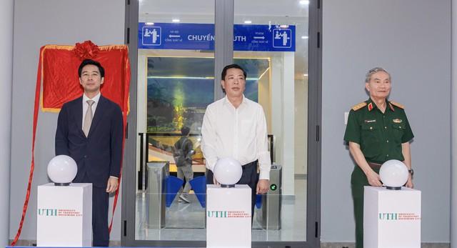 Bộ trưởng Trần Hồng Minh dự khánh thành phòng mô phỏng đường sắt tốc độ cao - Ảnh 2.