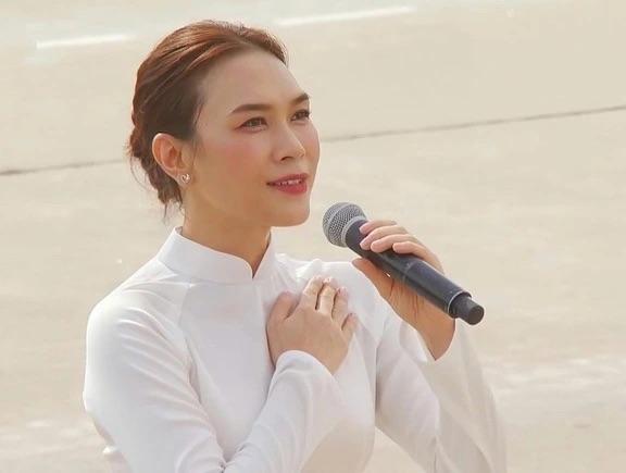 Thanh Niên và tôi: Cảm hứng từ giọng hát Mỹ Tâm trong khoảnh khắc thiêng liêngi:  - Ảnh 1.