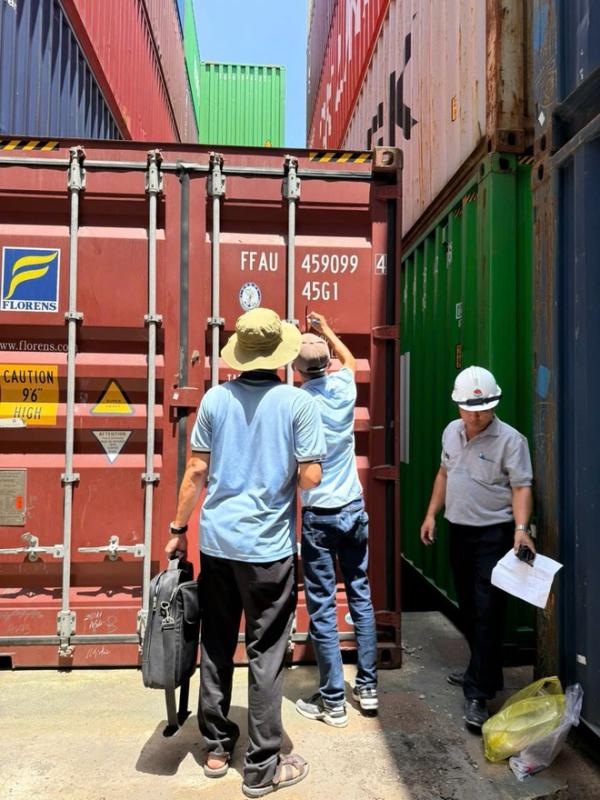 Công an TP.HCM triệt phá đường dây xuất khẩu trái phép 650 tấn khoáng sản - Ảnh 3.
