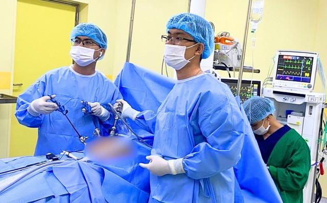 Người đàn ông 51 tuổi suýt gặp biến chứng nguy hiểm vì khối phồng vùng bẹn- Ảnh 3.