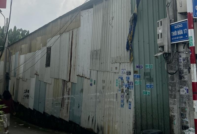 Đất bị xẻ đôi, chủ đất ở TP.HCM thành bị đơn: UBND phường Thới Hòa nói gì?- Ảnh 2.