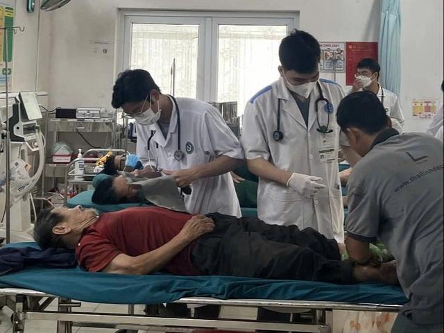 Ngành y tế Trong lũ: Cuộc chiến không ngừng nghỉ giữa thiên tai tại miền Trung - Ảnh 4.