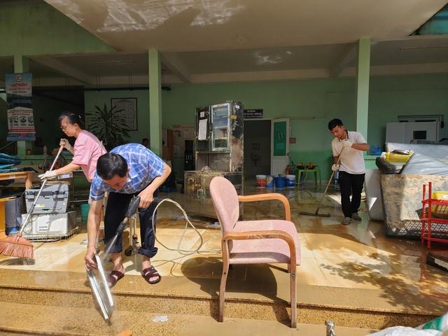 Ngành y tế Trong lũ: Cuộc chiến không ngừng nghỉ giữa thiên tai tại miền Trung - Ảnh 5.