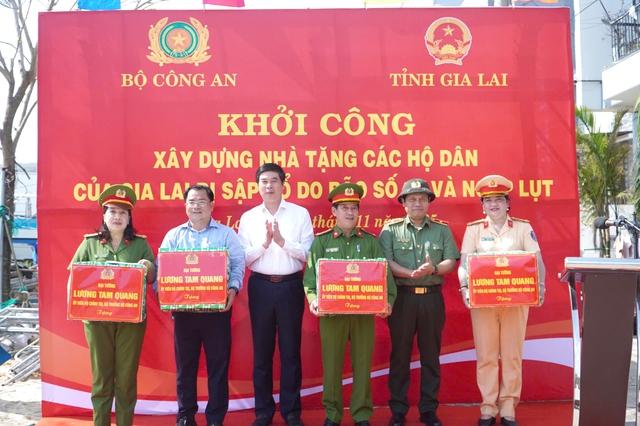 Thần tốc hồi sinh 1.200 mái nhà trước tết - Ảnh 6.