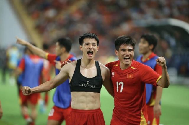 HLV Kim Sang-sik lên kế hoạch ‘nóng’ khi Thanh Nhàn chấn thương: U.23 Việt Nam đã có...- Ảnh 1.