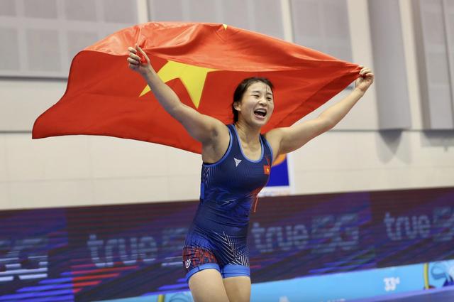 Trưởng đoàn Việt Nam viết thư xúc động, chia buồn sâu sắc tới 3 chị em đội vật có bố qua đời- Ảnh 2.