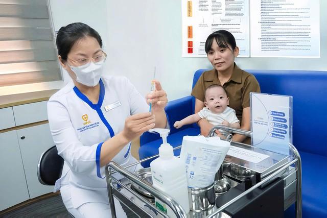 VNVC triển khai tiêm kháng thể đơn dòng phòng RSV cho trẻ em trước mùa cao điểm- Ảnh 3.