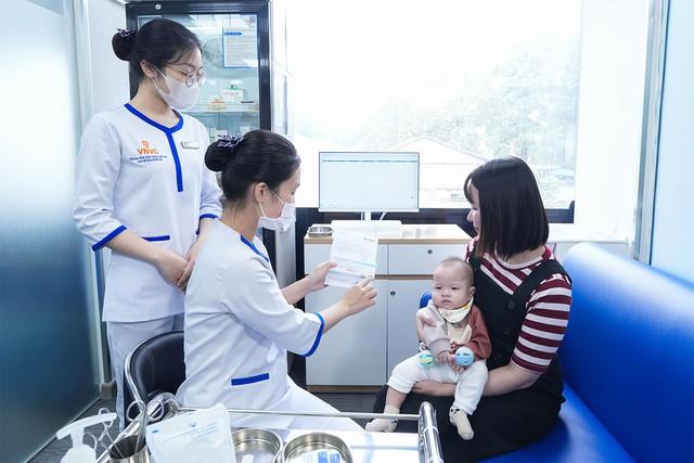 VNVC triển khai tiêm kháng thể đơn dòng phòng RSV cho trẻ em trước mùa cao điểm- Ảnh 1.