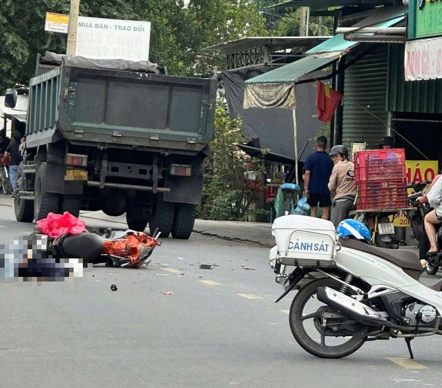 Phong tỏa đường Phan Văn Hớn, TP.HCM vì tai nạn giao thông- Ảnh 1.
