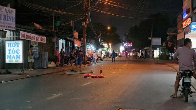 Phong tỏa đường Phan Văn Hớn, TP.HCM vì tai nạn giao thông- Ảnh 2.