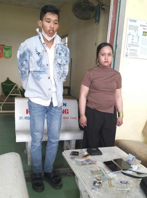 Bắt nóng 2 nghi phạm cướp giật tài sản sau 20 phút tiếp nhận tin báo - Ảnh 1.