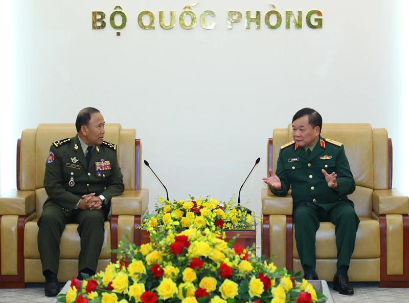 Thượng tướng Hoàng Xuân Chiến tiếp đại tướng quân đội Campuchia - Ảnh 1.