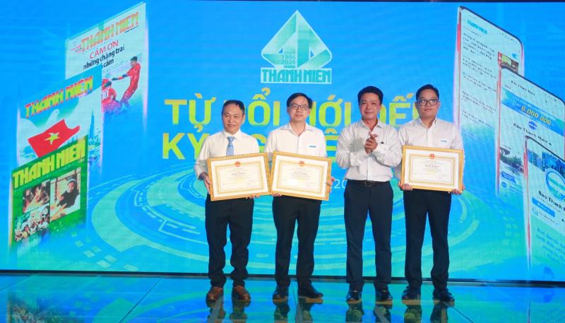Báo Thanh Niên trong hành trình lan tỏa tinh thần 'Hào hiệp-Tử tế-Nhân văn-Tin cậy'- Ảnh 6.