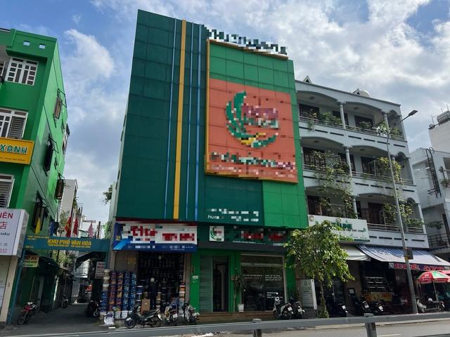 Nhà phố “kín như hộp”, hiểm họa cháy nổ rình rập - Ảnh 6.