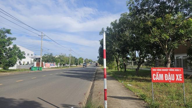 Tháo dỡ biển báo 20 km/giờ ở Đồng Nai sau phản ánh của Báo Thanh Niên- Ảnh 3.