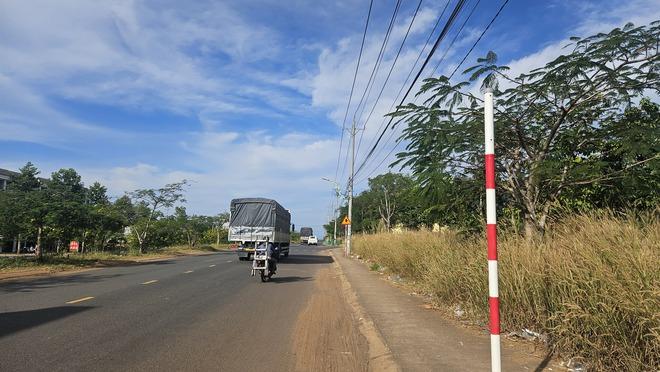 Tháo dỡ biển báo 20 km/giờ ở Đồng Nai sau phản ánh của Báo Thanh Niên- Ảnh 2.