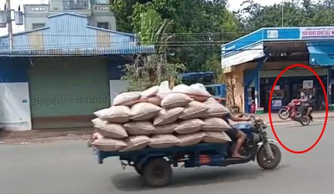 Thanh niên 19 tuổi 'thích thể hiện' bốc đầu xe trên đường…và cái kết - Ảnh 2.