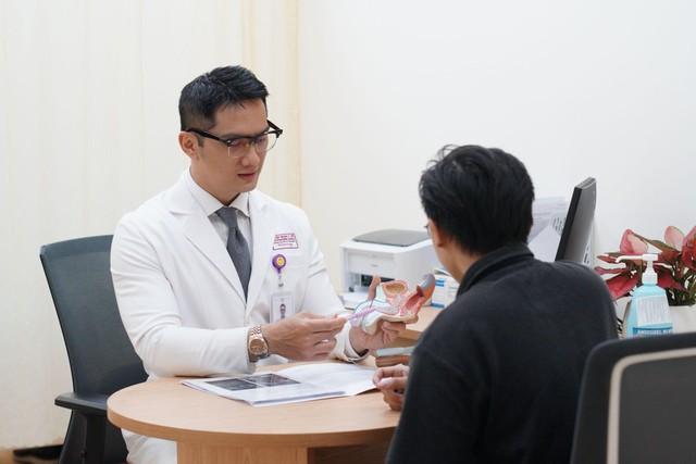 Tinh dịch loãng, ít, hơi vàng có ảnh hưởng sức khỏe sinh sản nam? - Ảnh 1.
