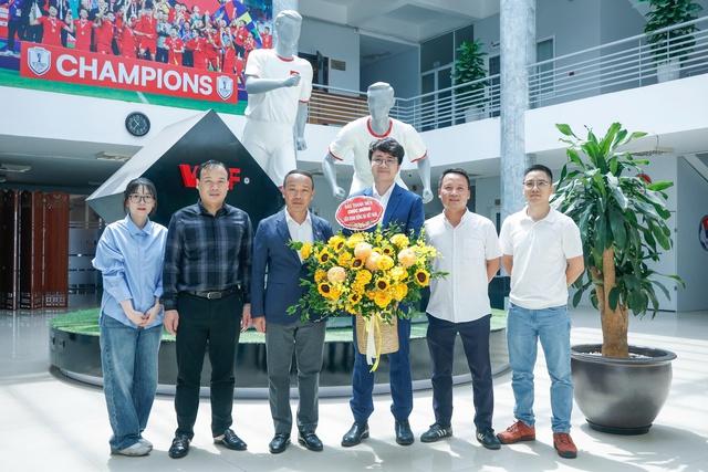 4 cuộc phỏng vấn của PV Thanh Niên và HLV Kim Sang-sik: Con người khác phía ngoài sân cỏ- Ảnh 5.