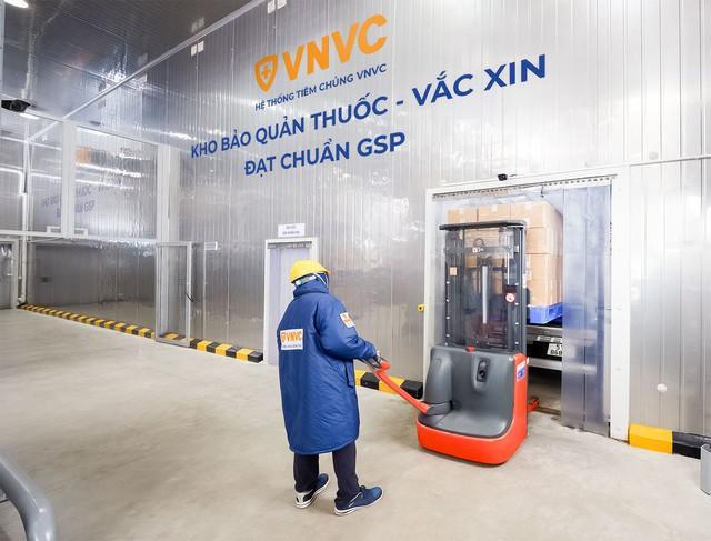 VNVC triển khai tiêm kháng thể đơn dòng phòng RSV cho trẻ em trước mùa cao điểm- Ảnh 2.