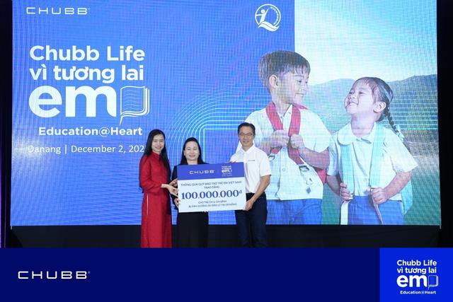 Chubb Life đồng hành hỗ trợ trẻ em có hoàn cảnh khó khăn sau bão lũ - Ảnh 2.