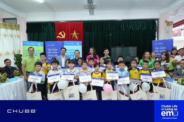 Chubb Life đồng hành hỗ trợ trẻ em có hoàn cảnh khó khăn sau bão lũ - Ảnh 4.