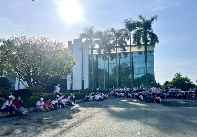 TP.HCM: Nhà máy sắp đóng cửa, công nhân 'đình công', chờ thông báo chế độ hỗ trợ - Ảnh 5.