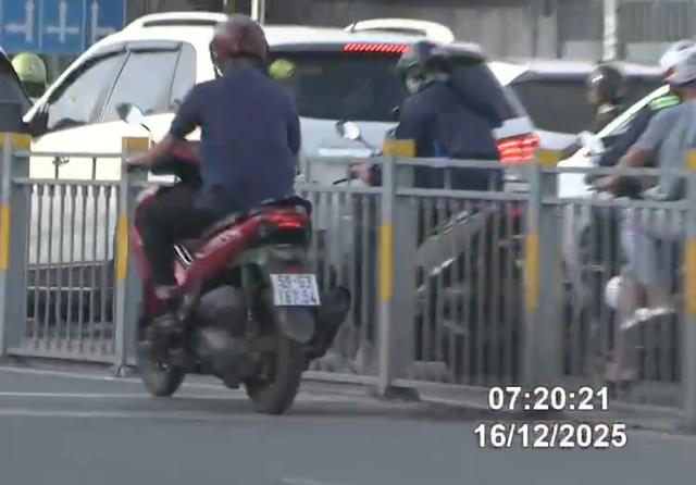 Hàng loạt xe đi ngược chiều ở Bình Thạnh cũ lọt vào camera phạt nguội CSGT TP.HCM - Ảnh 4.
