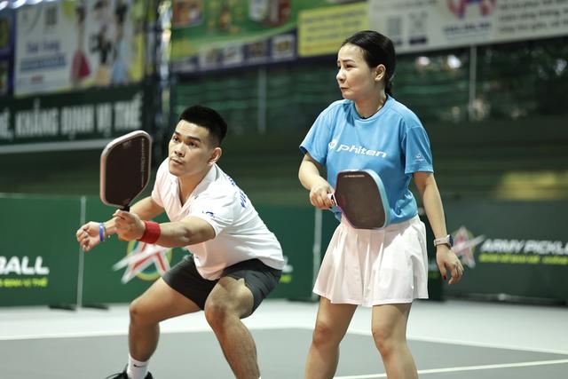 Những pha bóng đẹp tại giải pickleball 'Vì học sinh nghèo hiếu học'- Ảnh 8.