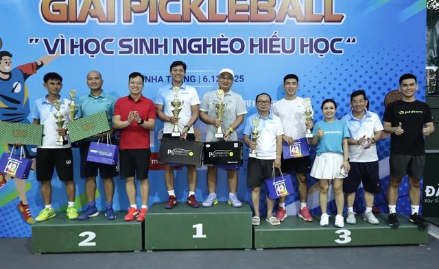 Những pha bóng đẹp tại giải pickleball 'Vì học sinh nghèo hiếu học'- Ảnh 5.