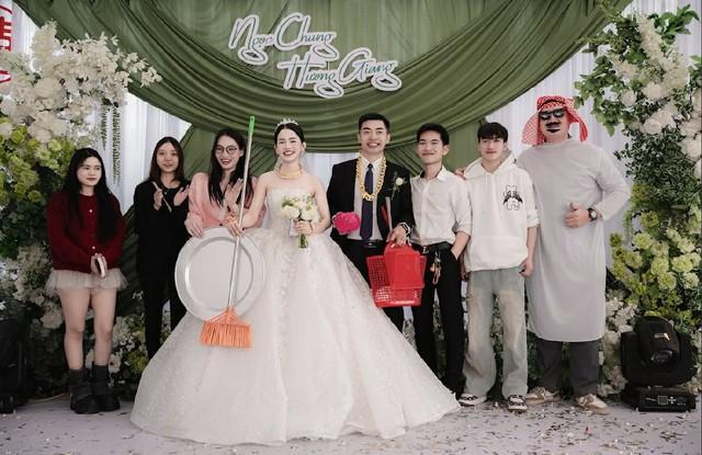 Mời cưới online cô dâu ở Hà Nội đón 10 mâm khách lạ đến chung vui - Ảnh 2.