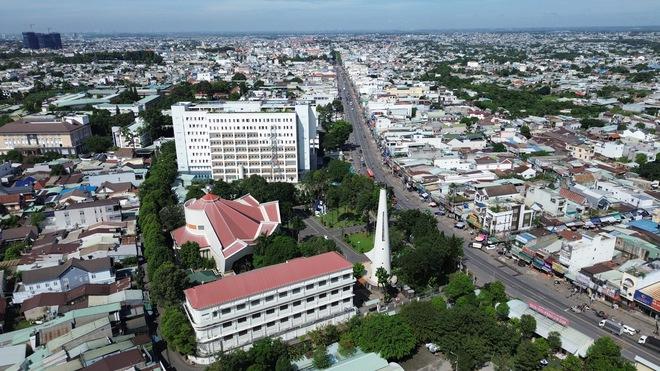 Đồng Nai: ‘Con đường nhà thờ’ trên quốc lộ 1 - Ảnh 2.