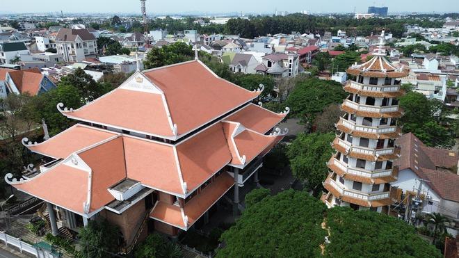 Nhà thờ có kiến trúc Á Đông, điểm nhấn là bảo tháp cao 9 tầng - Ảnh 8.