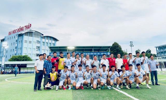 Bỏ thêm tiền tỉ làm sân, Trường ĐH Đồng Tháp 'chơi lớn' đăng cai giải sinh viên- Ảnh 1.