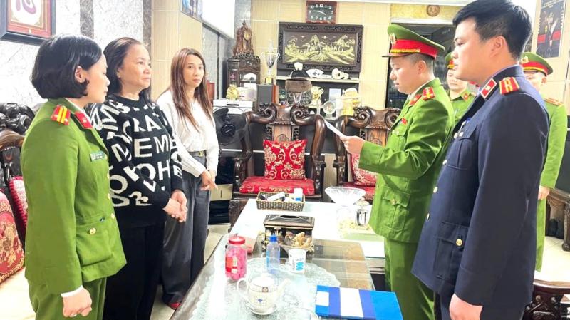 Tiệm vàng Kim Chung ở Thanh Hóa vẫn đang nghỉ bán hàng- Ảnh 4.