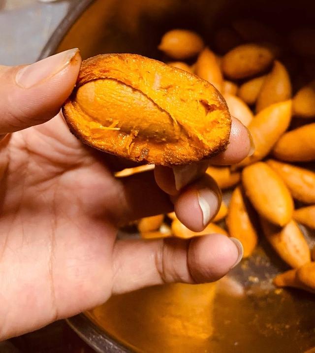 Trái cọ vào mùa thành trend mạng xã hội: Ăn sao cho đúng, kẻo rát cổ?  - Ảnh 5.