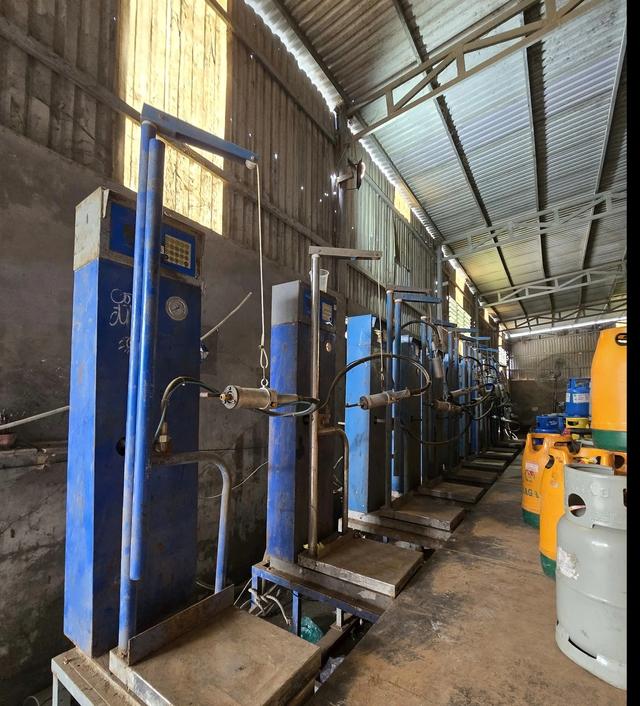 Công an TP.HCM khởi tố 4 bị can trong đường dây gas giả quy mô lớn- Ảnh 2.