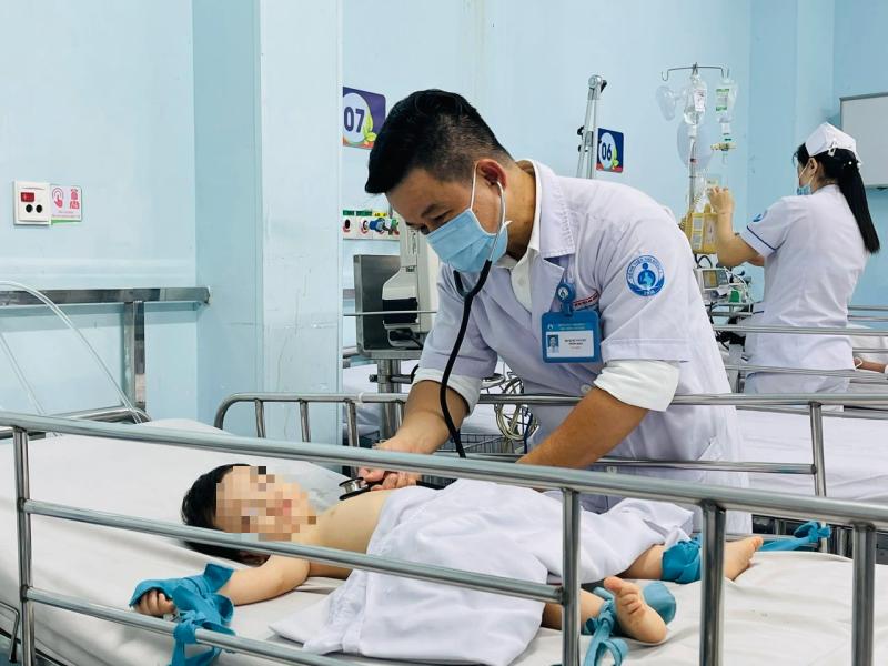 Vi rút EV71 độc lực mạnh nhất gây bệnh tay chân miệng nặng, cần đề phòng gì?- Ảnh 1.