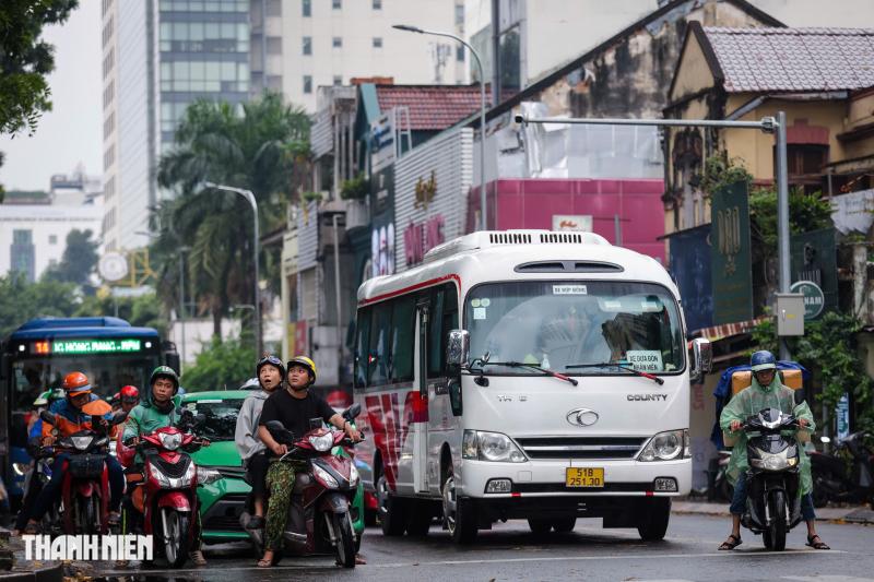 Nhìn lại 2025: Camera AI chấm dứt cảnh đèn đỏ còn 3 giây là bấm ở TP.HCM - Ảnh 5.